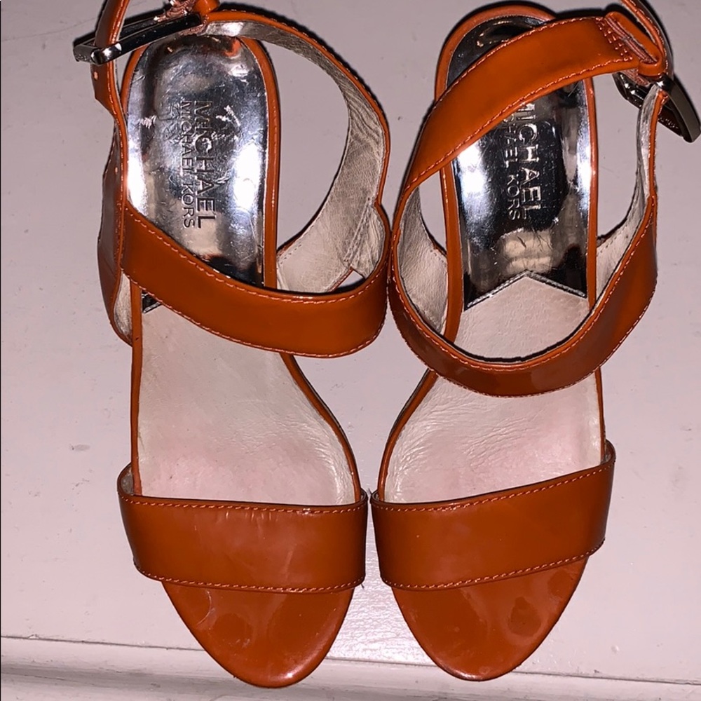 Cute and Sexy Patent Leather Heels 👠